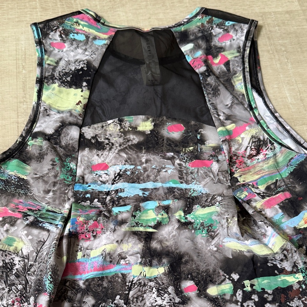 Lululemon Multicolor Abstract Muscle Tee - Picture 7 of 7